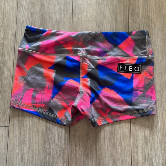 Fleo Original Shorts - Picture 2 of 2